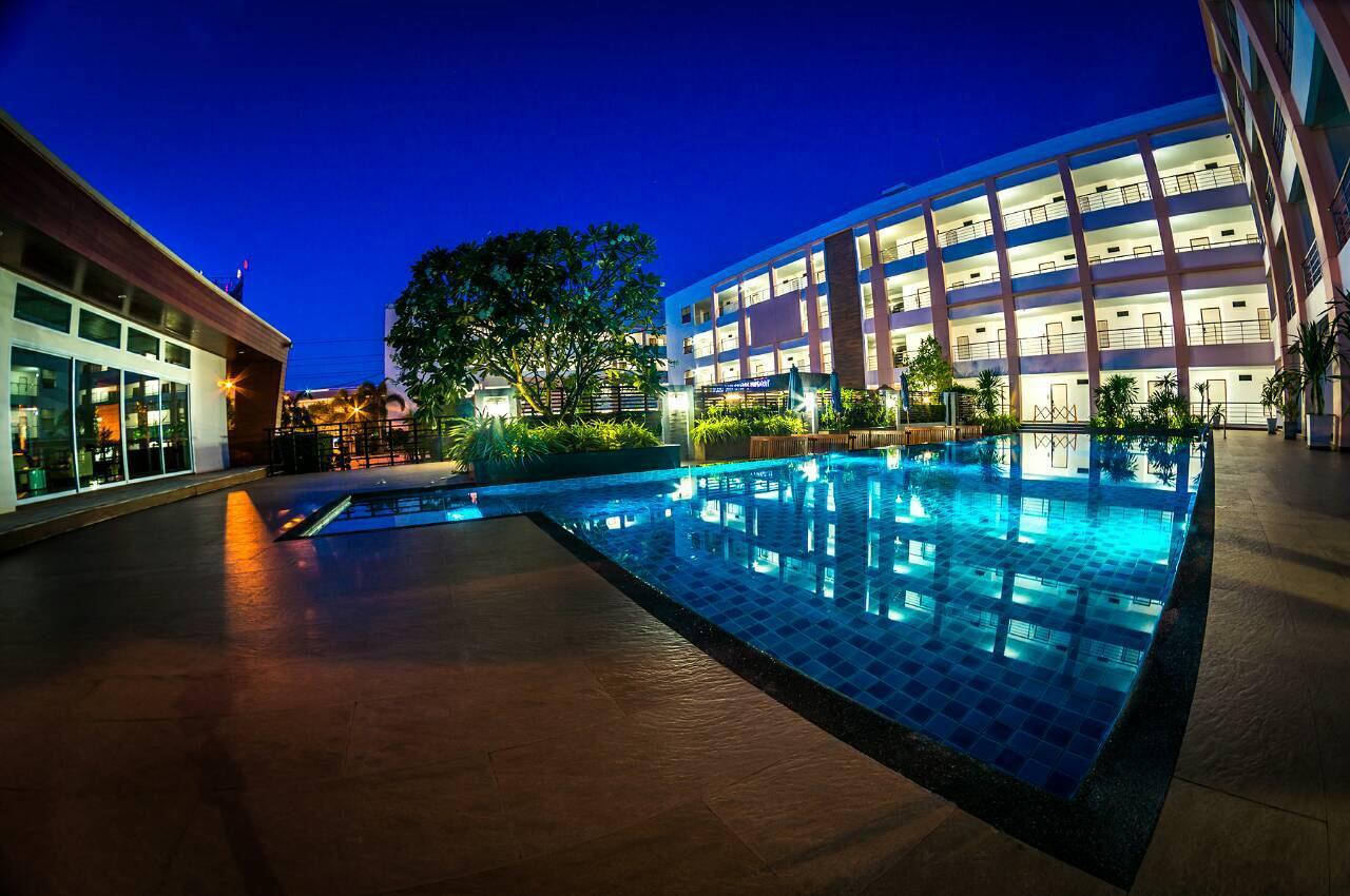 Paragon Suites Resort Pantai Jomtien Bagian luar foto